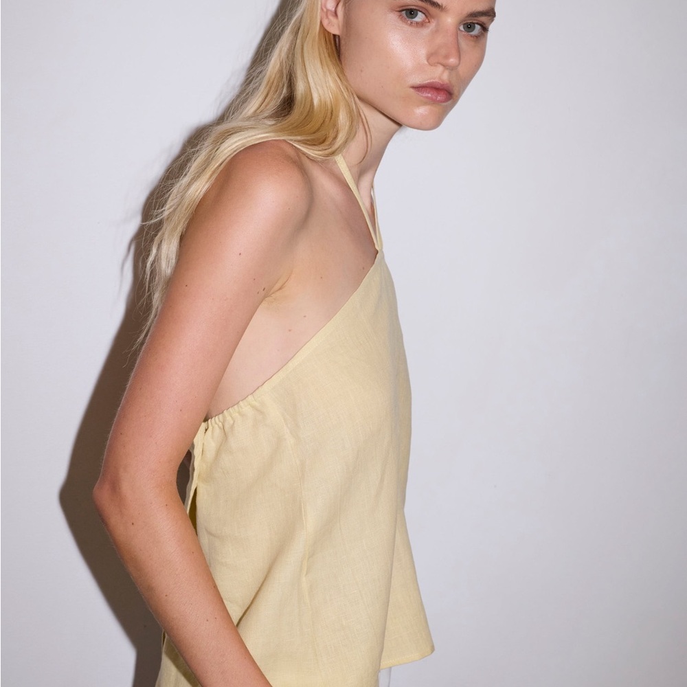 Chic Yellow Women's Tank Top